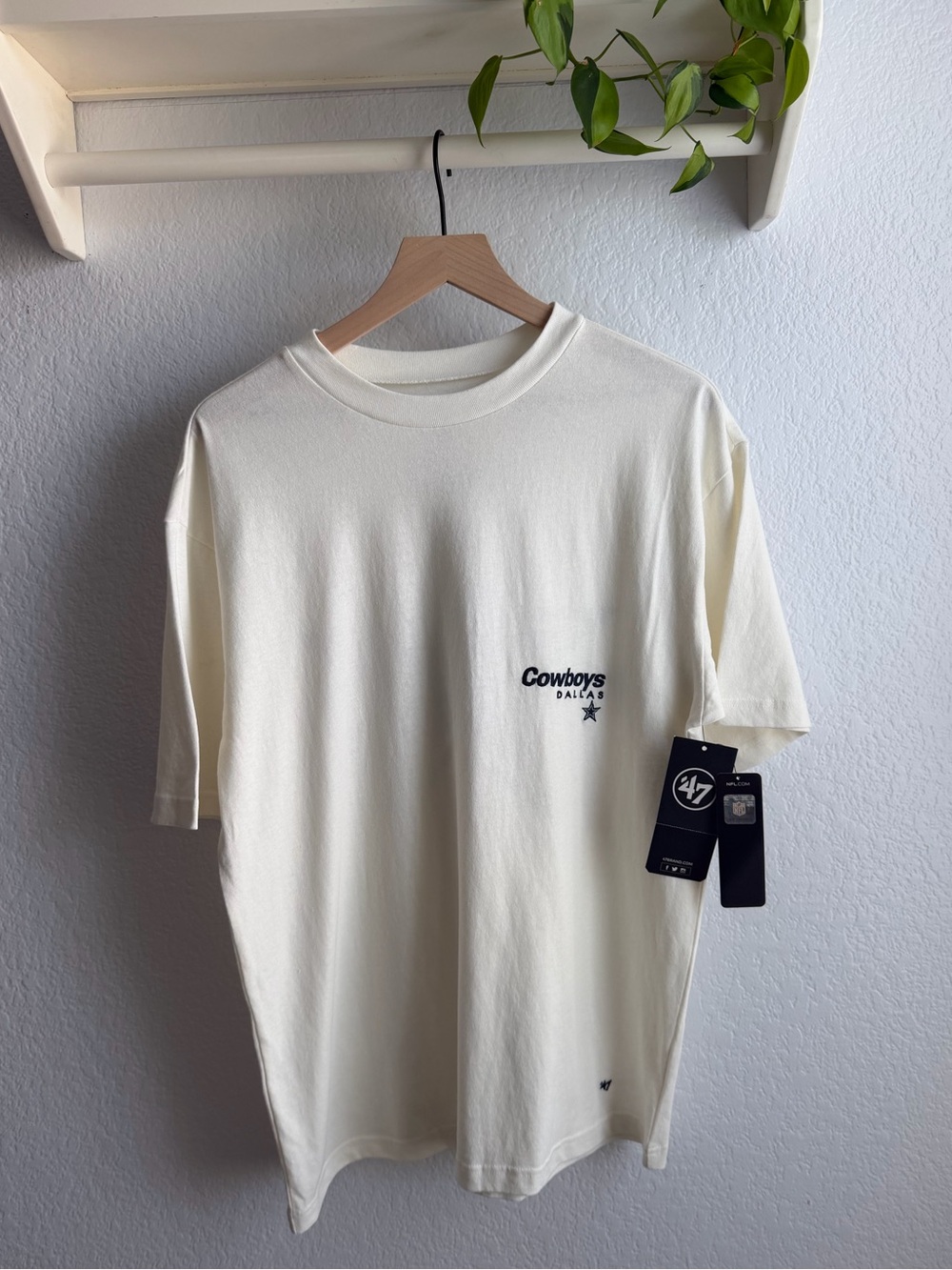 NWT ’47 Brand Dallas Cowboys Cream Tee Embroidered Logo Big Star Back Size M